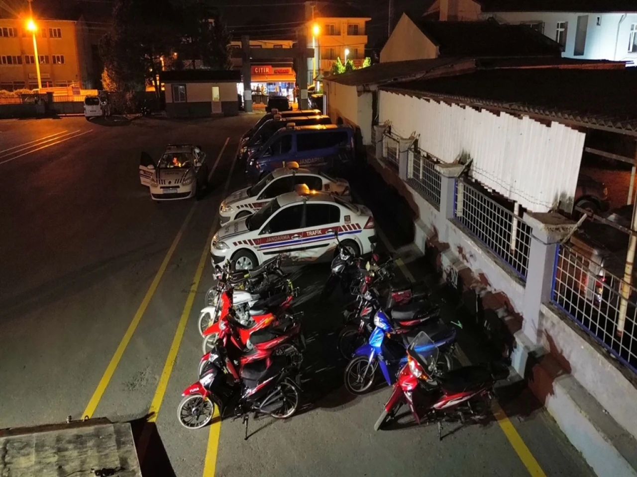 Sakarya'da Motosiklet Denetimlerinde Binlerce Sürücüye İşlem! Kazaların Temel Nedeni Kask Eksikliği!