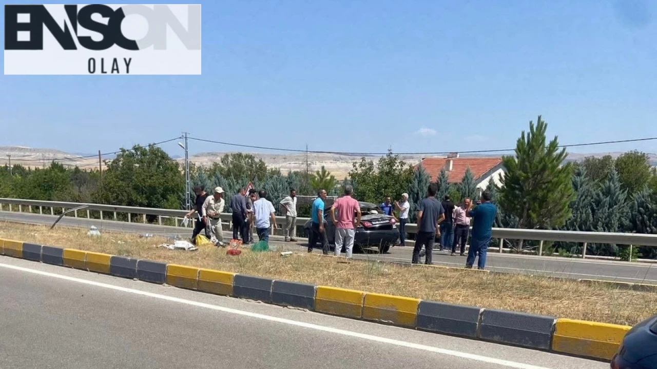 Beypazarı Yolu'nda Araç Refüje Çarptı, Sürücü Yaralandı.