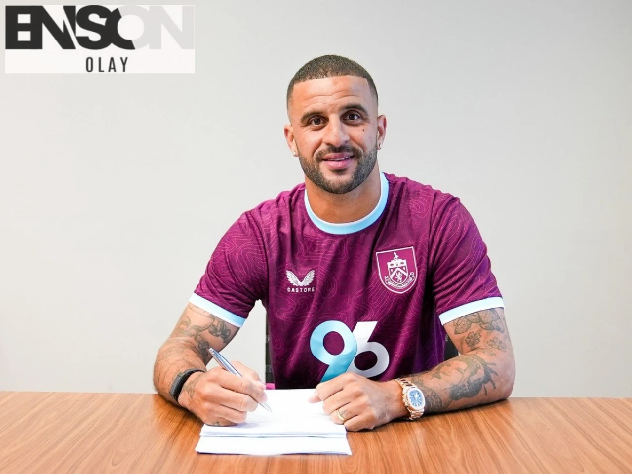 Fenerbahçe'nin teklif yaptığı Kyle Walker, Burnley'e transfer oldu, yıllık 6 milyon euro kazanacak.