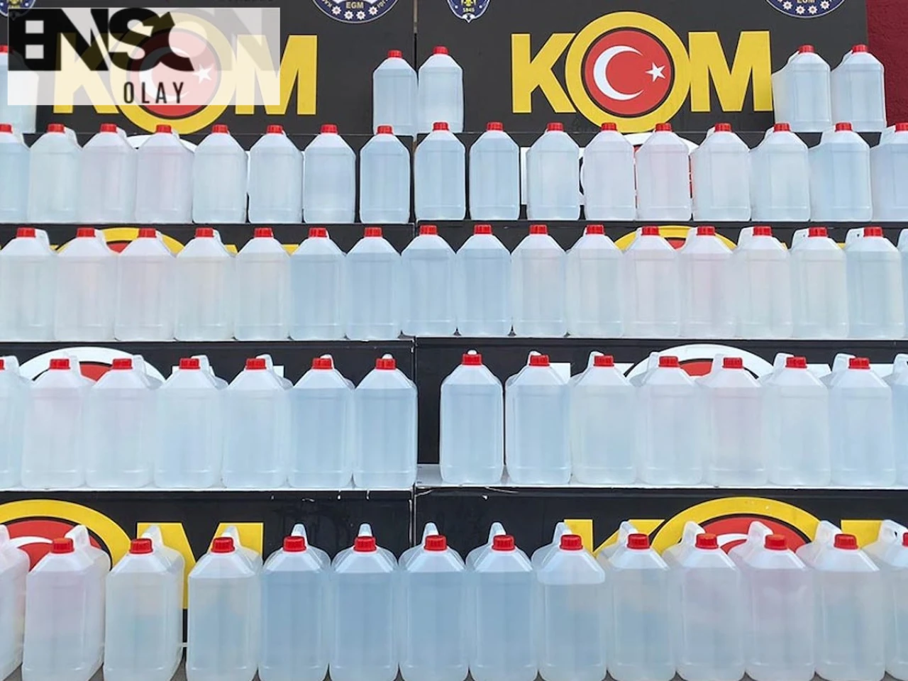 Adana'da Kaçakçılık Operasyonu: Sahte İçki Malzemelerine Baskın düzenlendi, 3 Şüpheli Gözaltında!