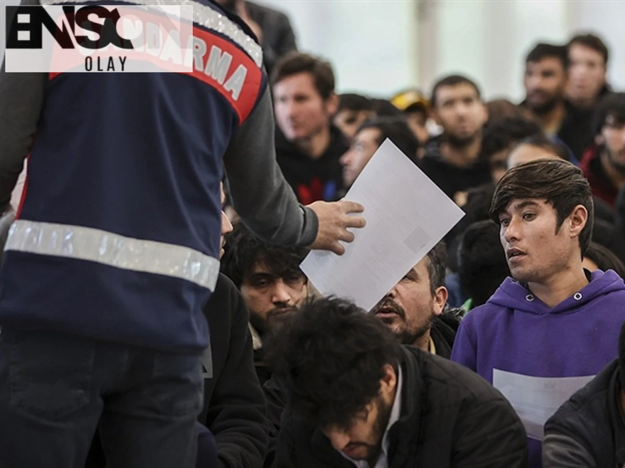 İçişleri Bakanı: 32 Göçmen Kaçakçısı ve 572 Düzensiz Göçmen Yakalandı