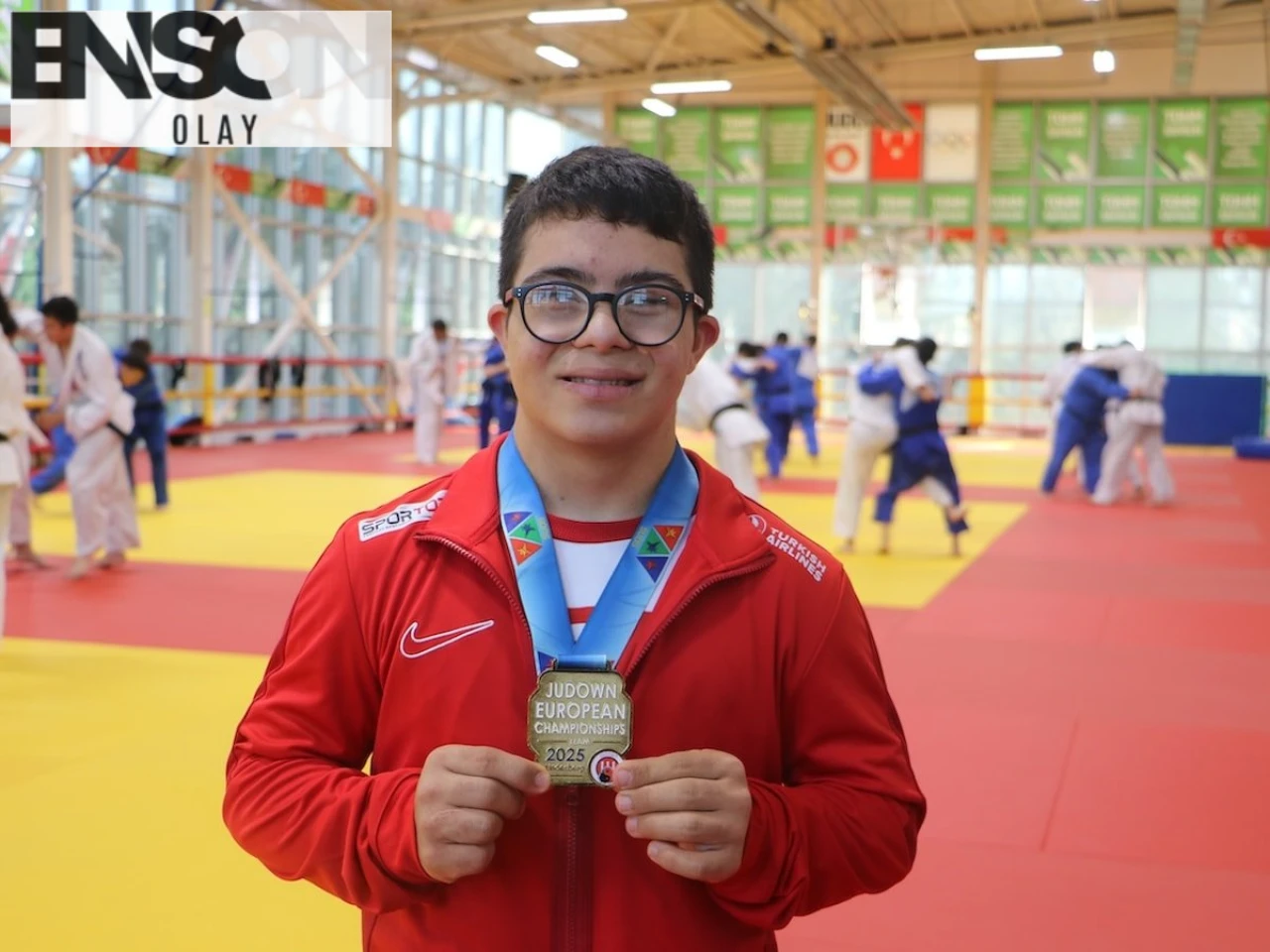 Down Sendromlu Sporcudan Avrupa Judo Şampiyonluğu: İstiklal Marşı Avrupa'da Okundu