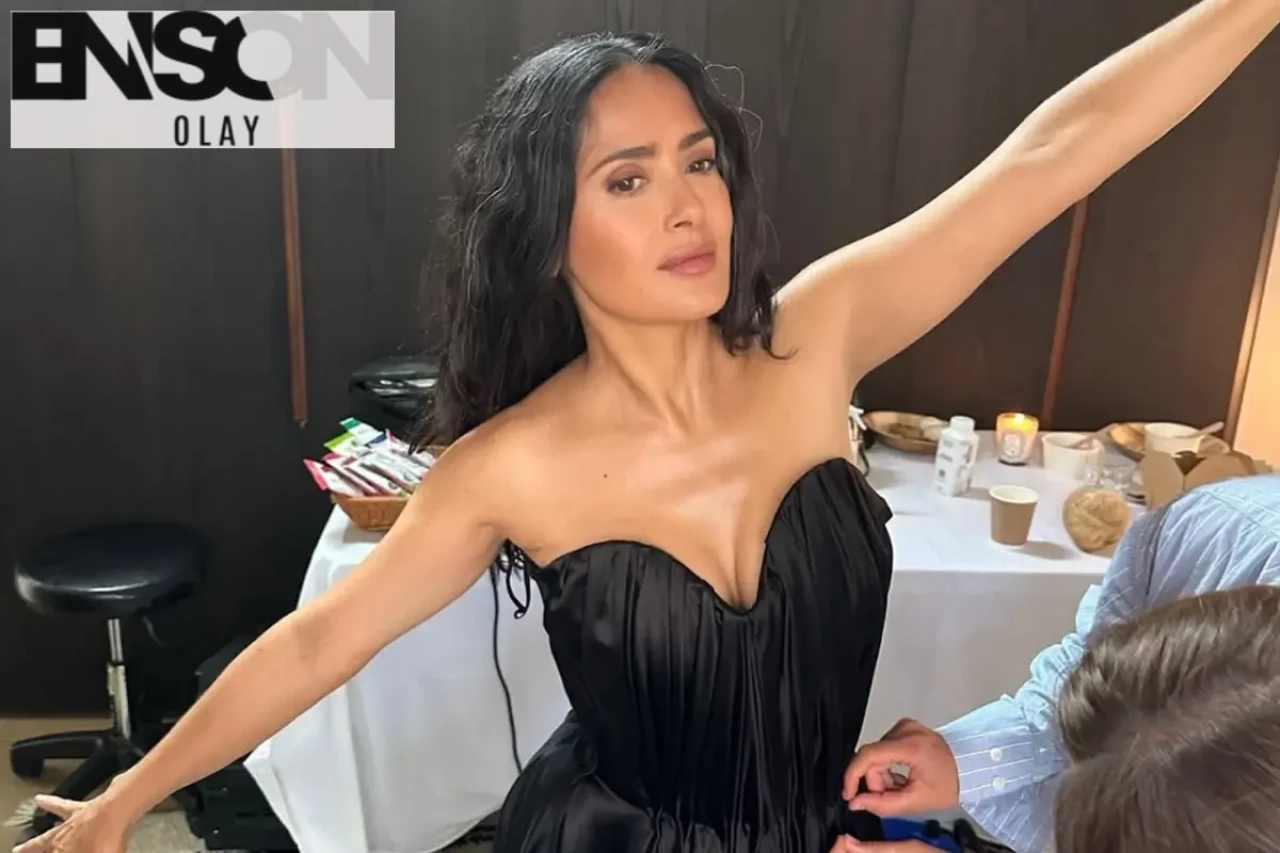 Salma Hayek, 58 Yaşında Meksika'da Cesur Pozlar Verdi!