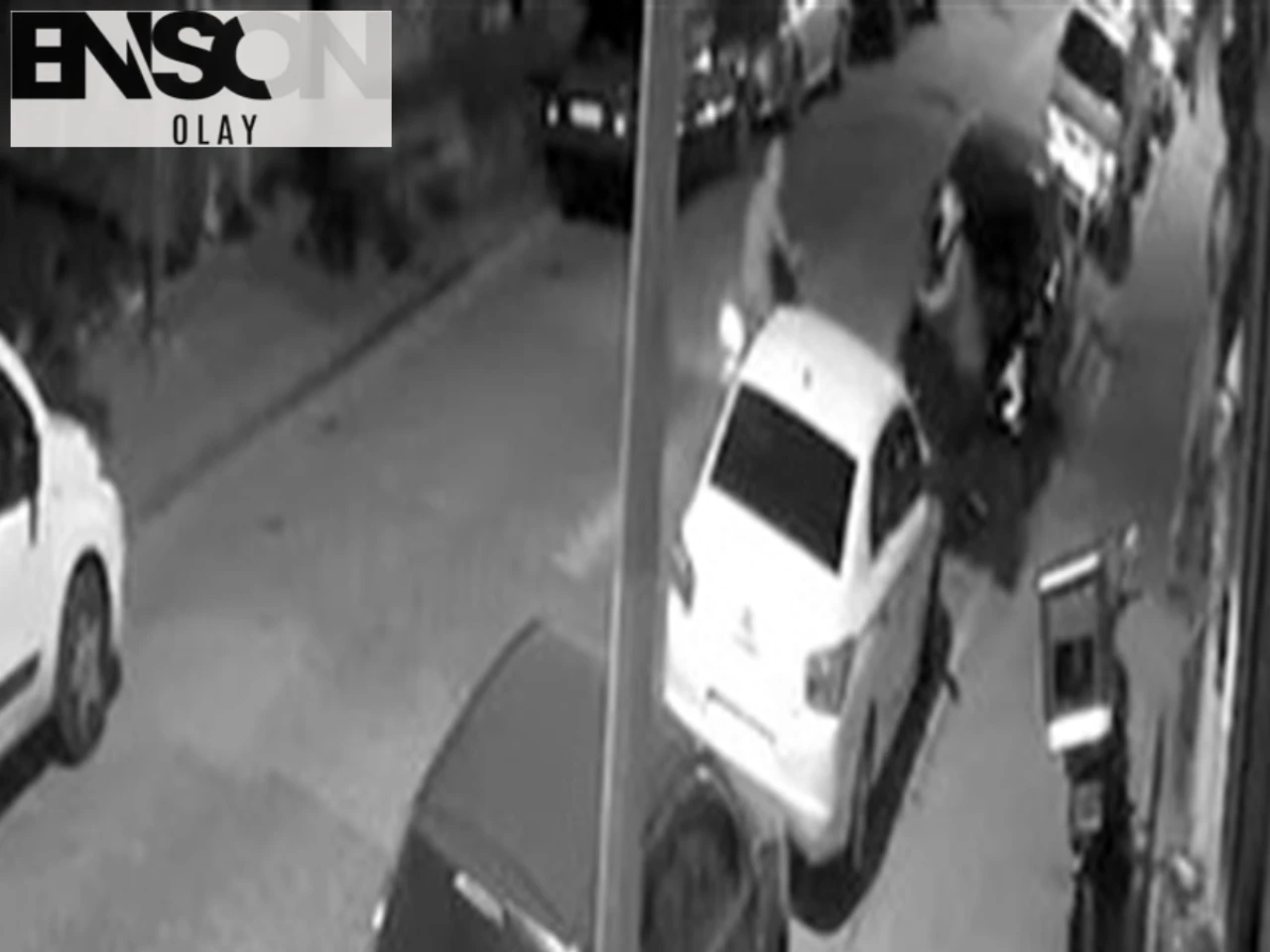 Esenyurt'ta 180 Bin Lira Değerindeki Motosiklet Hırsızlığı Kamerada! Polisler Şüphelileri Arıyor.