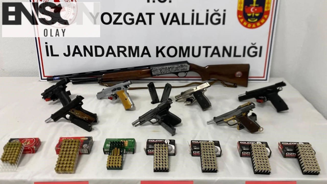 Akdağmadeni köyünde kaçak silah ve mühimmat bulundu, şüpheliler adli makamlara sevk edildi. Soruşturma devam ediyor.