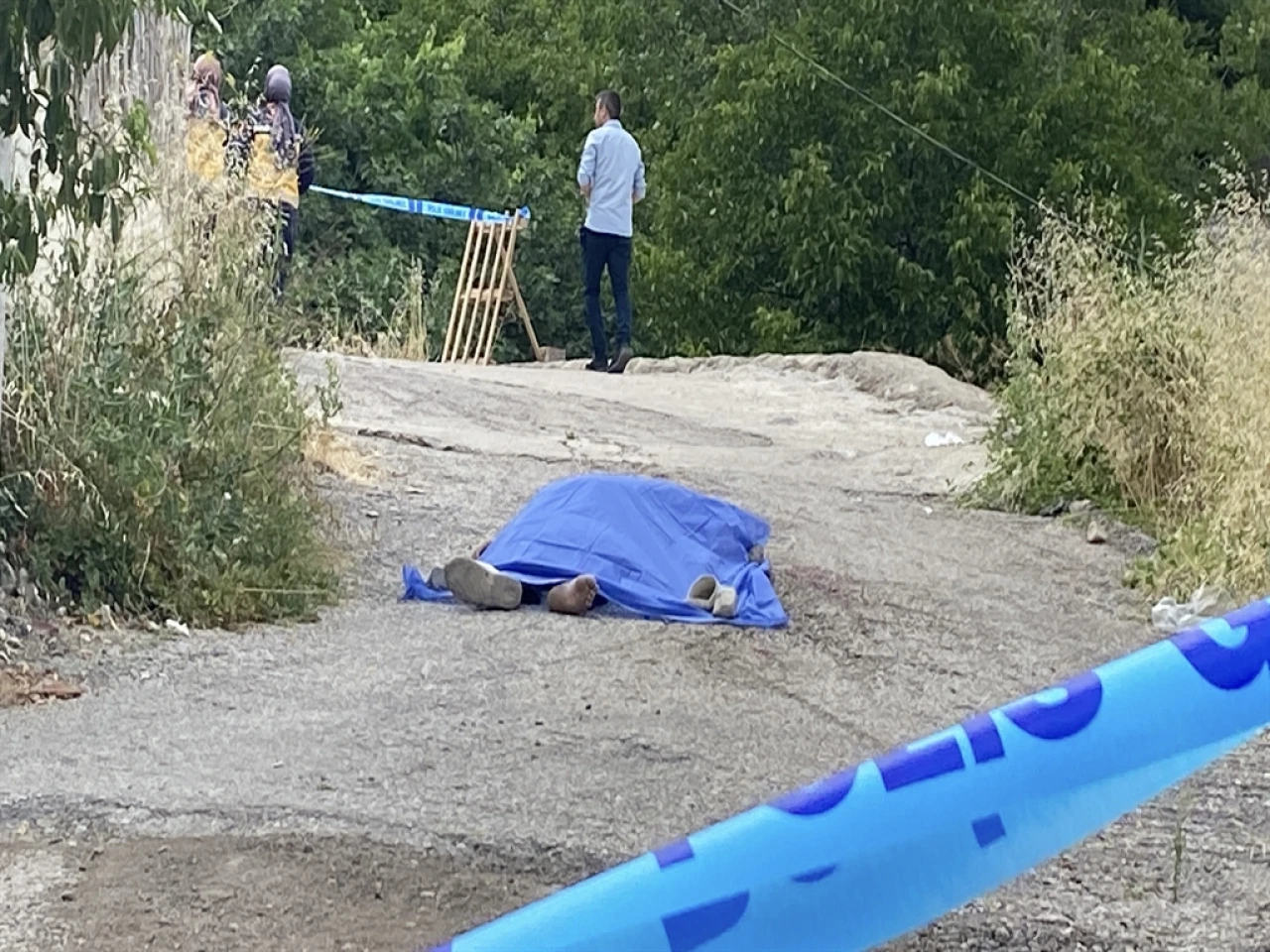 Karabük'te Yolda Dengesini Kaybeden Kişi Hayatını Kaybetti, Olayla İlgili Soruşturma Başlatıldı.