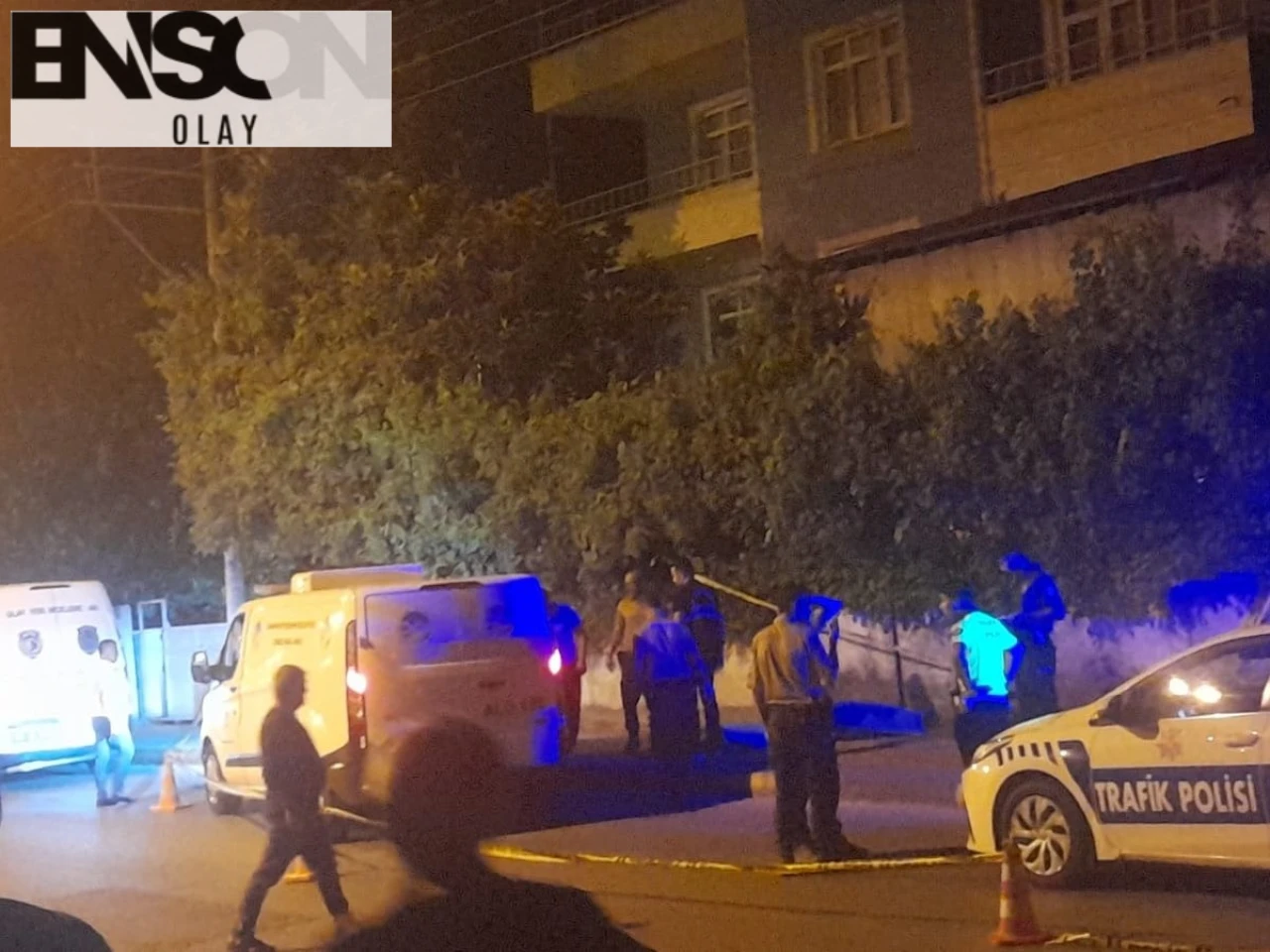 Akyazı'da kaldırımda ölü bulunan kişinin kimliği belirlendi, soruşturma başlatıldı.