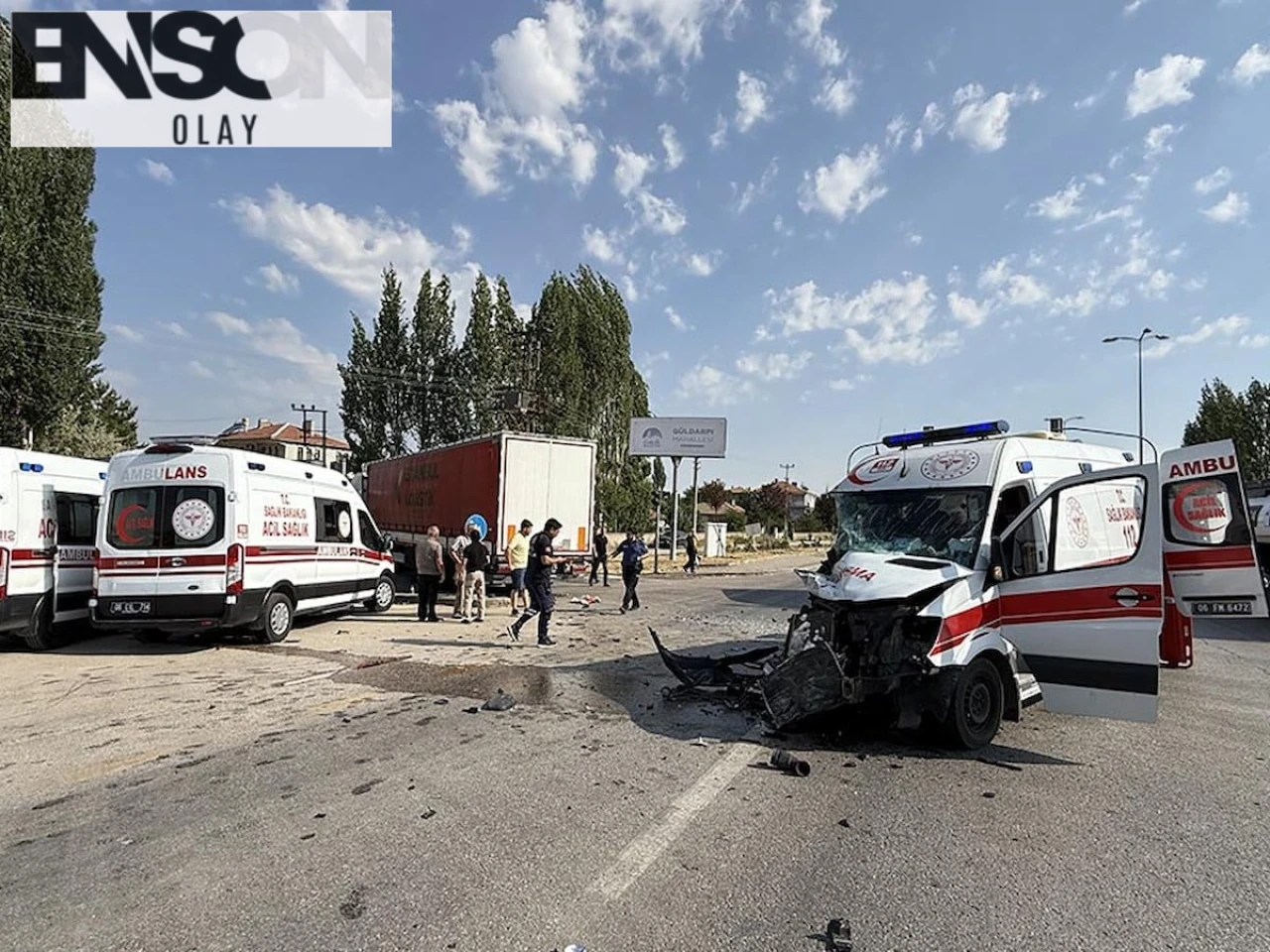 Ankara'da Ambulans ve Tır Çarpıştı: Yaralılar Hastaneye Kaldırıldı