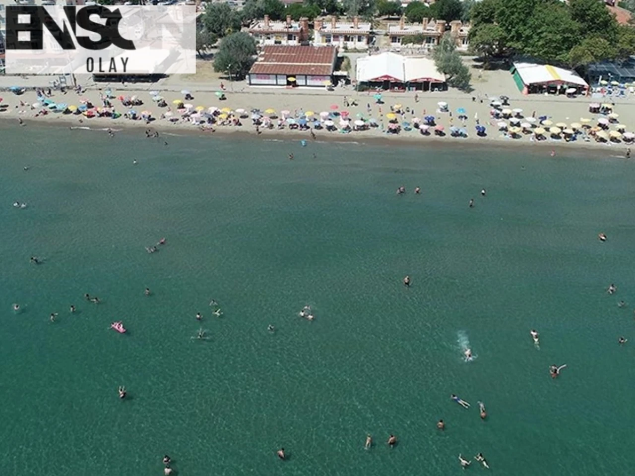 Tekirdağ'da Vatandaşlar, Sıcak Havada Sahillerde Serinlemeye Çalışıyor