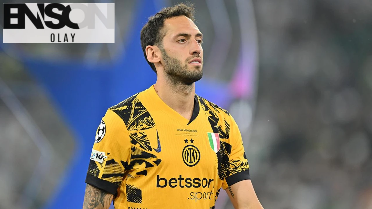 Hakan Çalhanoğlu, Inter'de yaşanan tartışmalara sosyal medya üzerinden yanıt verdi.