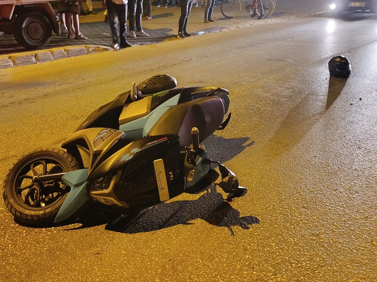 Çukurova'da Motosiklet-Otomobil Çarpışması: Bir Ölü, Bir Yaralı!