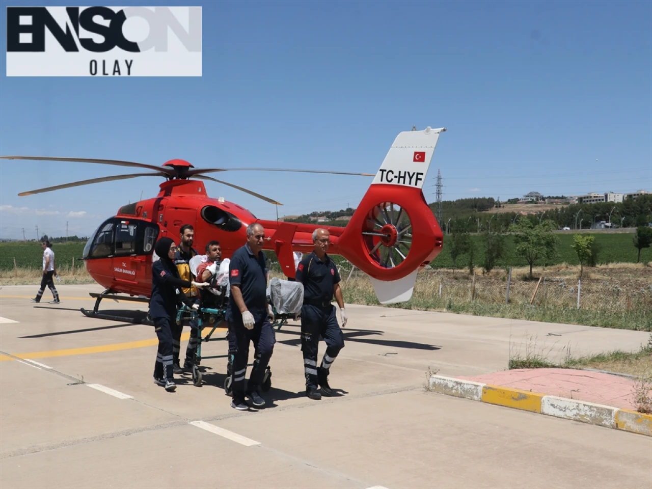 Diyarbakır'da Çim Biçme Makinesine Kolunu Kaptıran Adam Ambulans Helikopterle Hastaneye Sevk Edildi