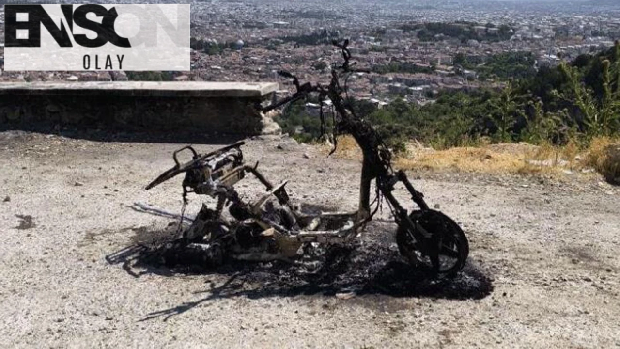 Bursa'da Motosiklet Hırsızlığı: Direksiyon Kilidini Kırıp Çaldılar, Motoru Yakıp Kaçtılar!