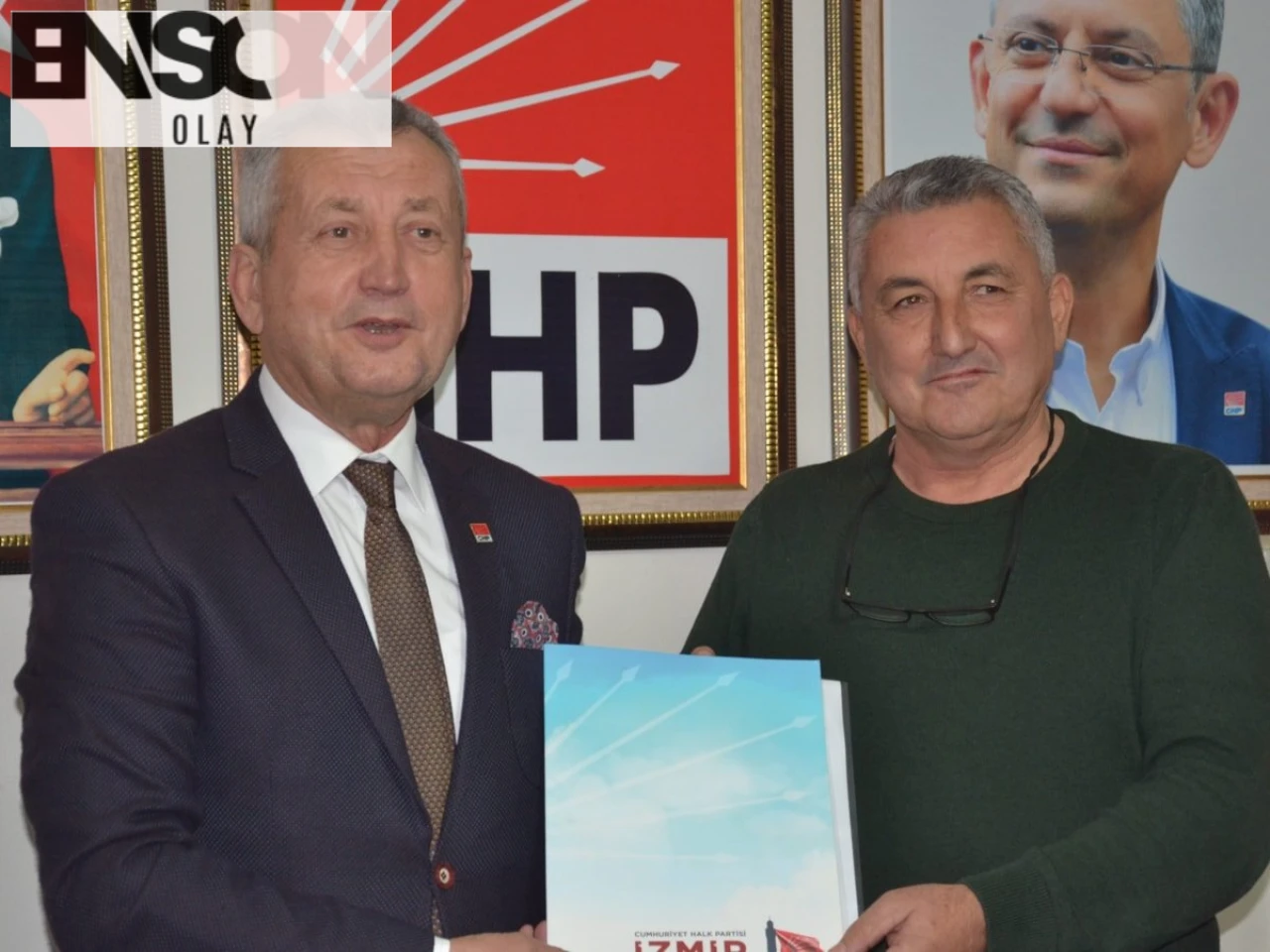 Menemen Belediyesi eski başkanı denize girdiği sırada kalp krizi geçirdi ve hayatını kaybetti.