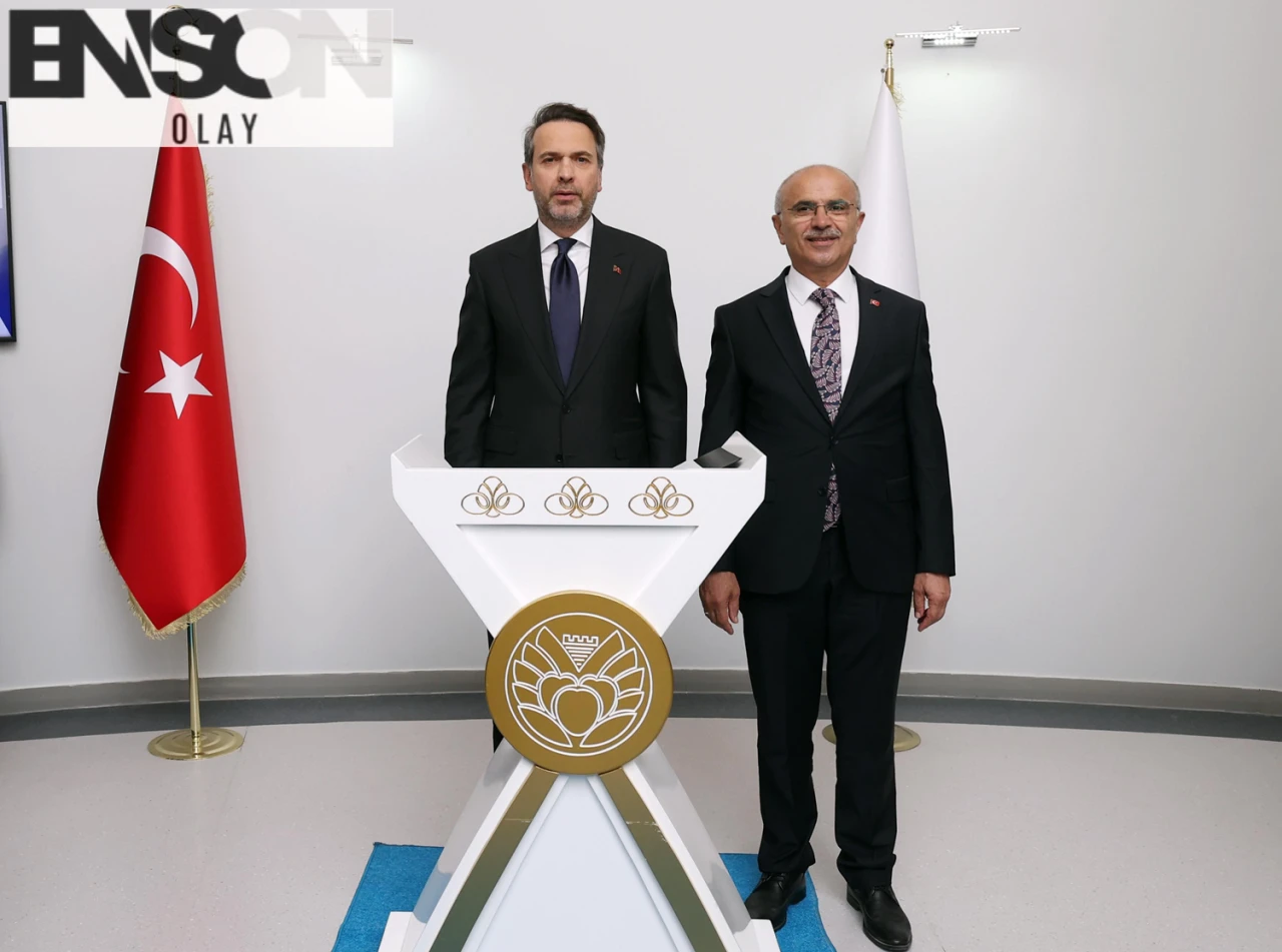 Bakan Bayraktar: Malatya, 6 Şubat 2023 depremlerinden en çok etkilenen şehirlerden biri.