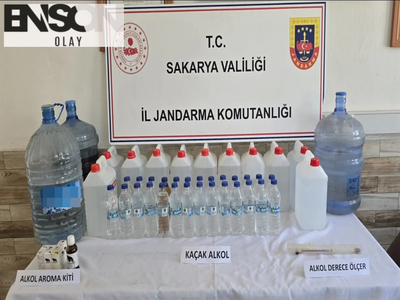 Sakarya'da Jandarmanın Operasyonunda 115 Litre Sahte İçki Ele Geçirildi