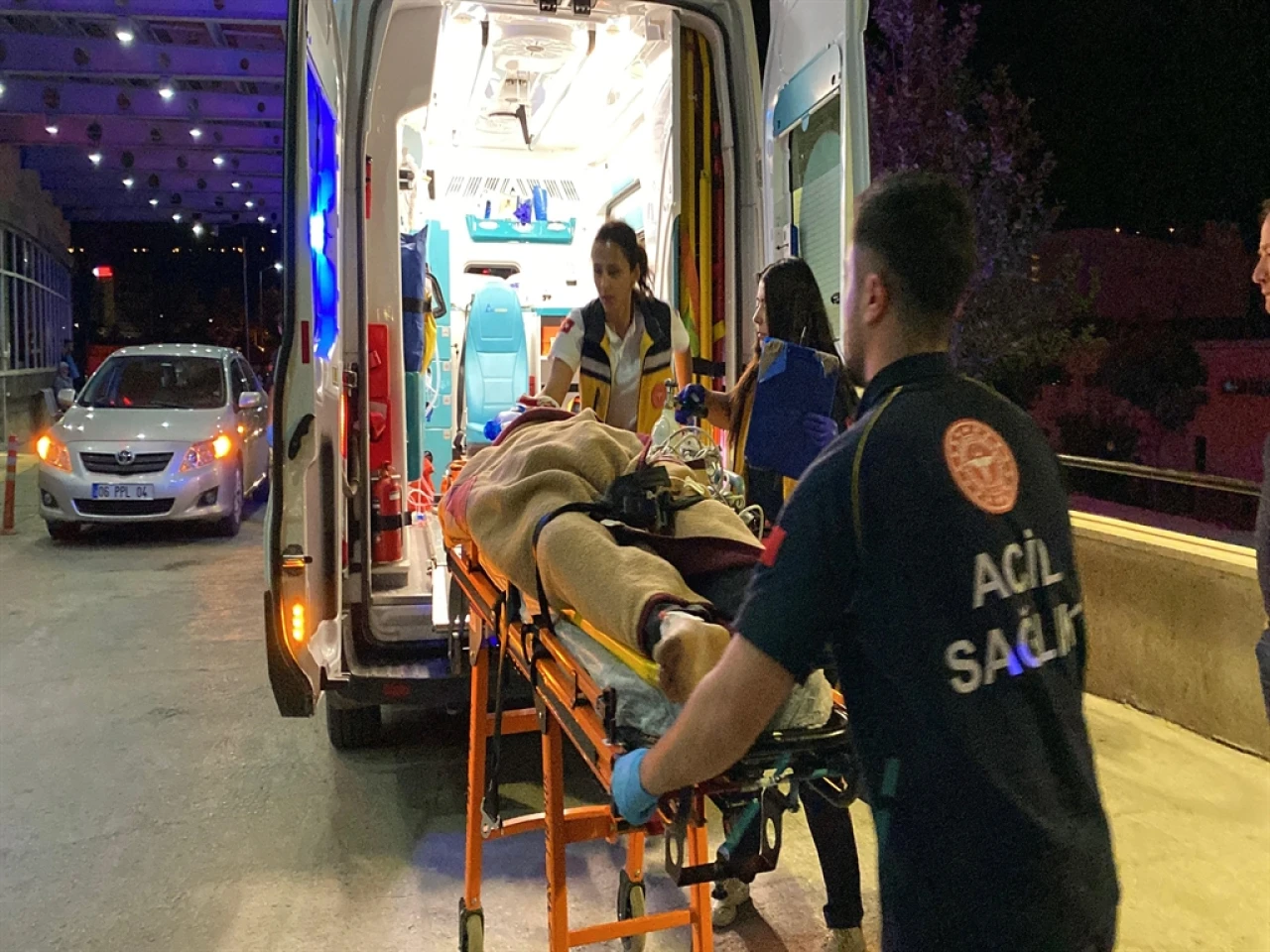 Sungurlu'da Arkadaşlarıyla Sohbet Ederken Tabancayla Vurulan Genç Ağır Yaralandı, 2 Arkadaş Gözaltında