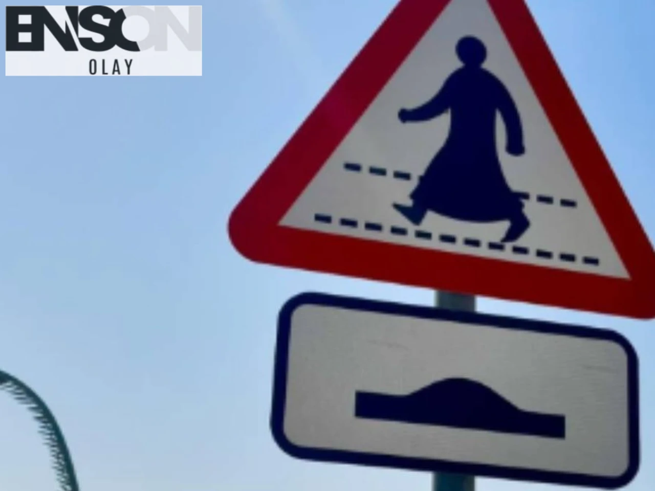 Trafik Levhası Sürücülere Dikkat Çekti: Kaygan Zemin ve Kasis Uyarısı!