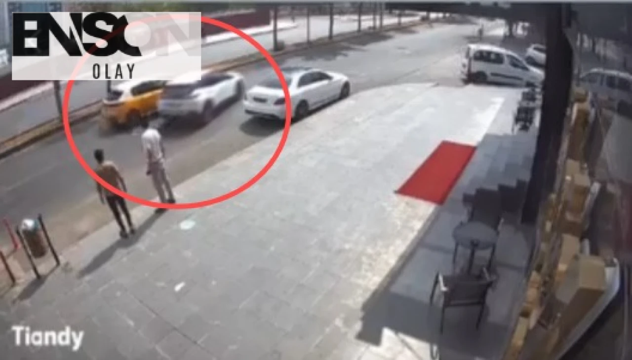 Diyarbakır'da Kameraya Yansıyan Taksinin Cipe Çarpması Sonucu Meydana Gelen Kaza İnceleme Altında.