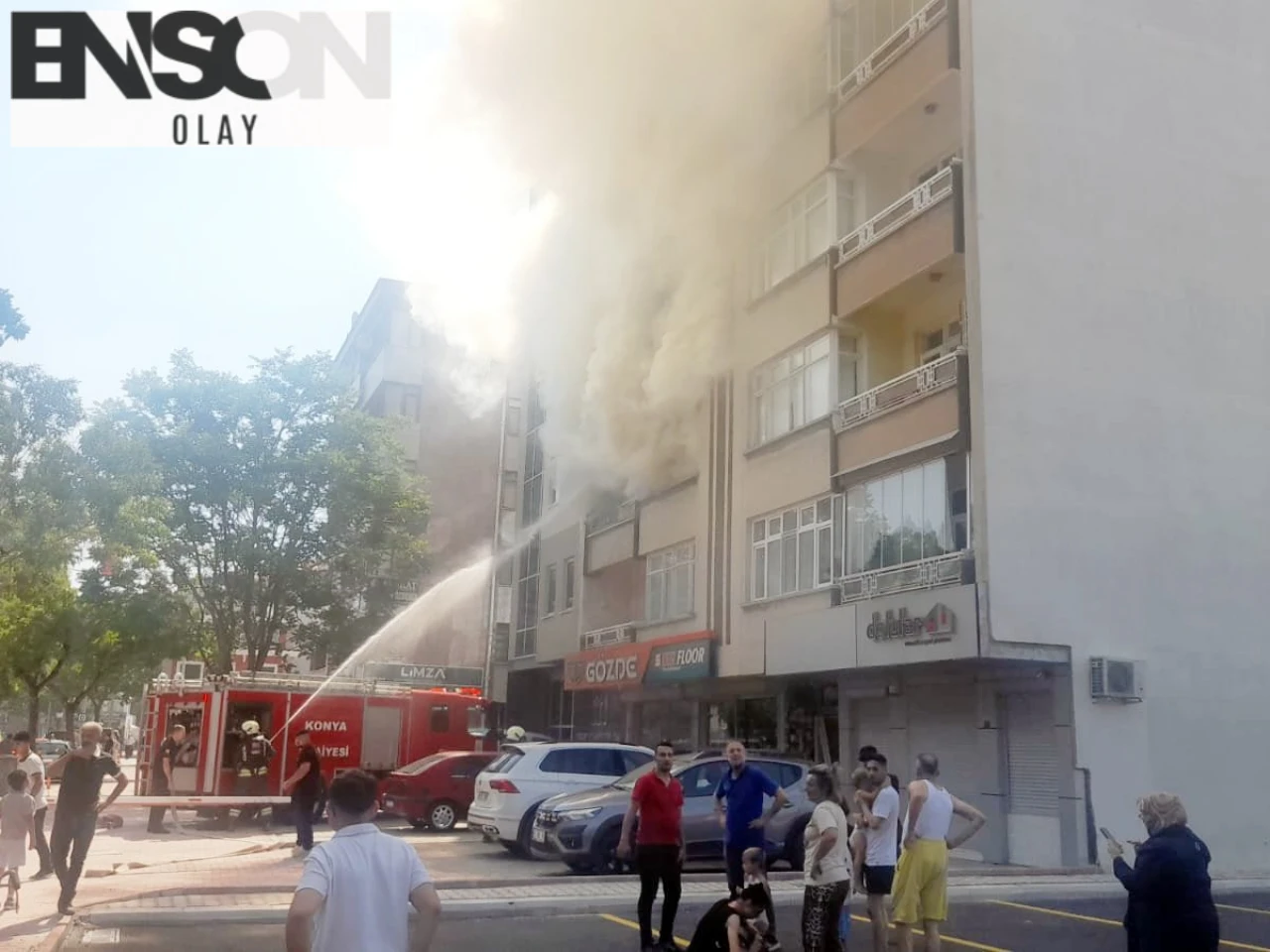Konya Selçuklu'da 5 Katlı Apartmanda Çıkan Yangın Panik Yarattı, 3 Kişi Dumandan Etkilendi.