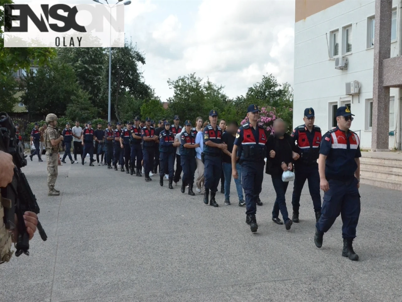 Sakarya'da Hacizli Araç Dolandırıcılığı Operasyonu: 6 Tutuklama!