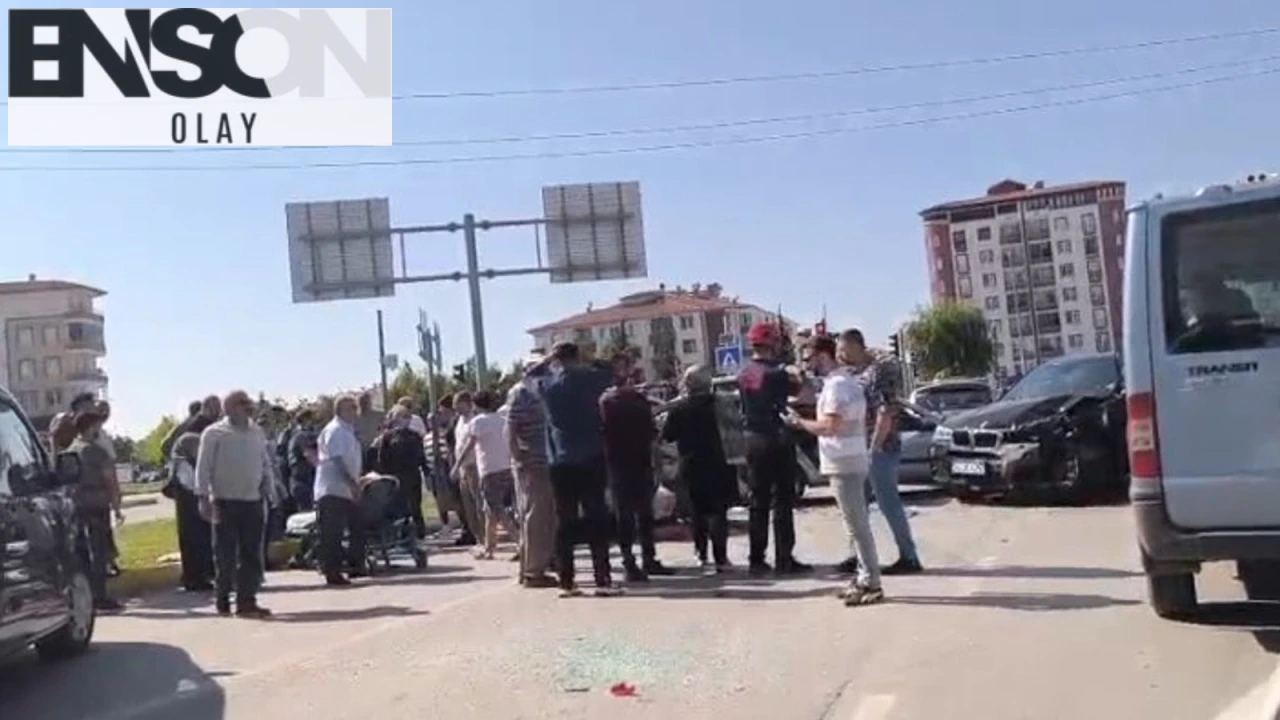 Buhara Evler Caddesi'nde Zincirleme Trafik Kazası: 6 Yaralı Var, Soruşturma Devam Ediyor