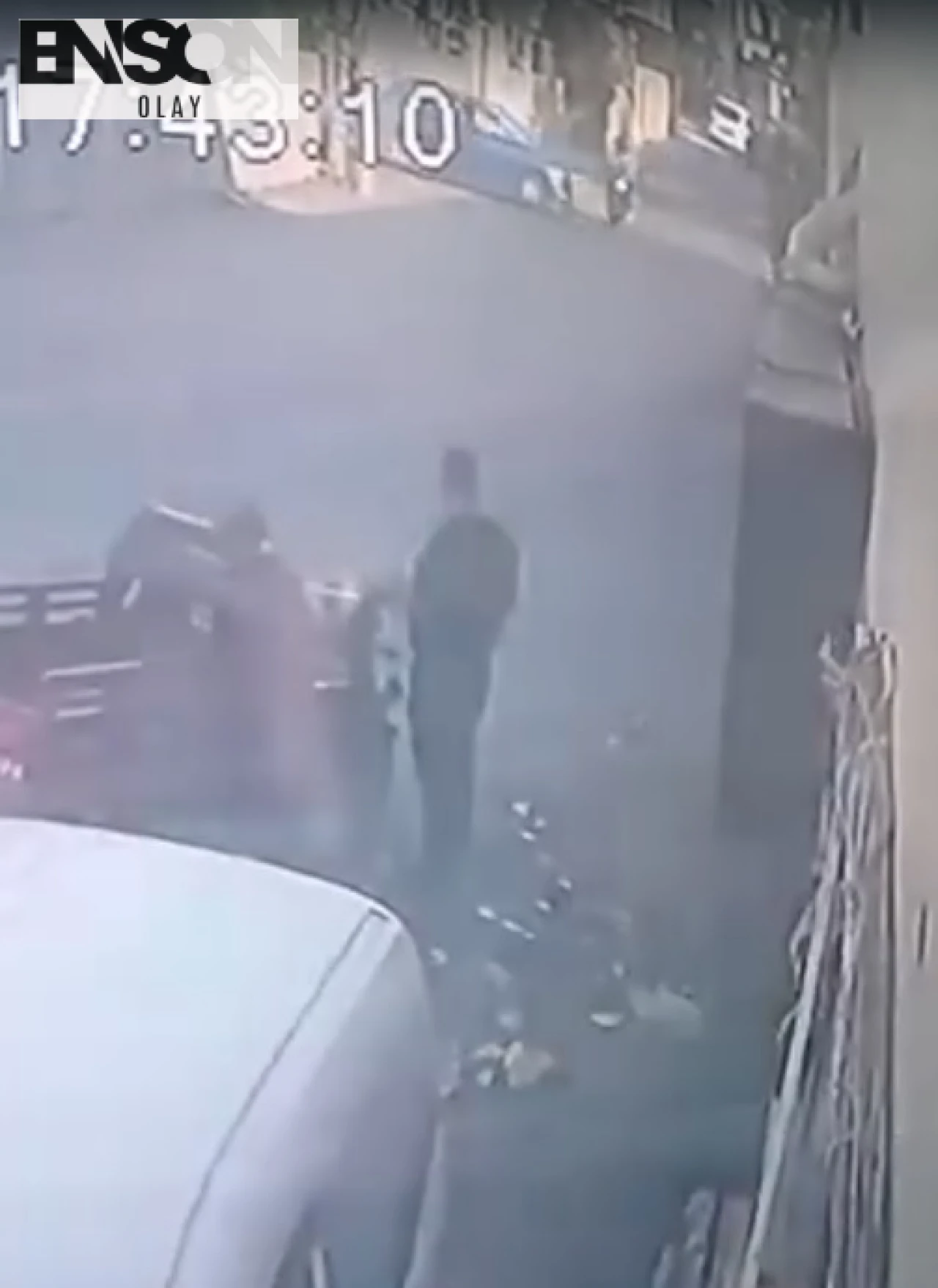 Reyhanlı'da Motosiklet ve Otomobil Çarpıştı: Güvenlik Kamerasına Yansıyan Kaza Anı!