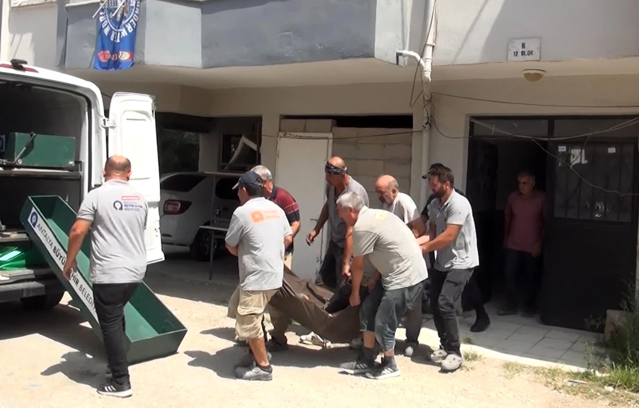 Manavgat'ta Evde Ölü Bulundu: İşe Gitmeyen Kadir Ercan'ın Acı Sonu