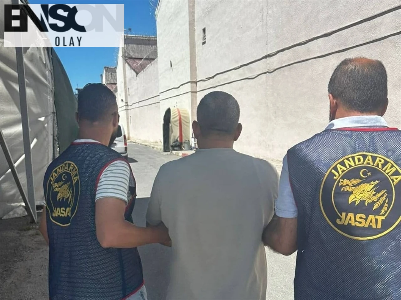 Mersin'de 41 Yıl Hapis Cezasıyla Aranan Şahıs Kızının Evinde Yakalandı