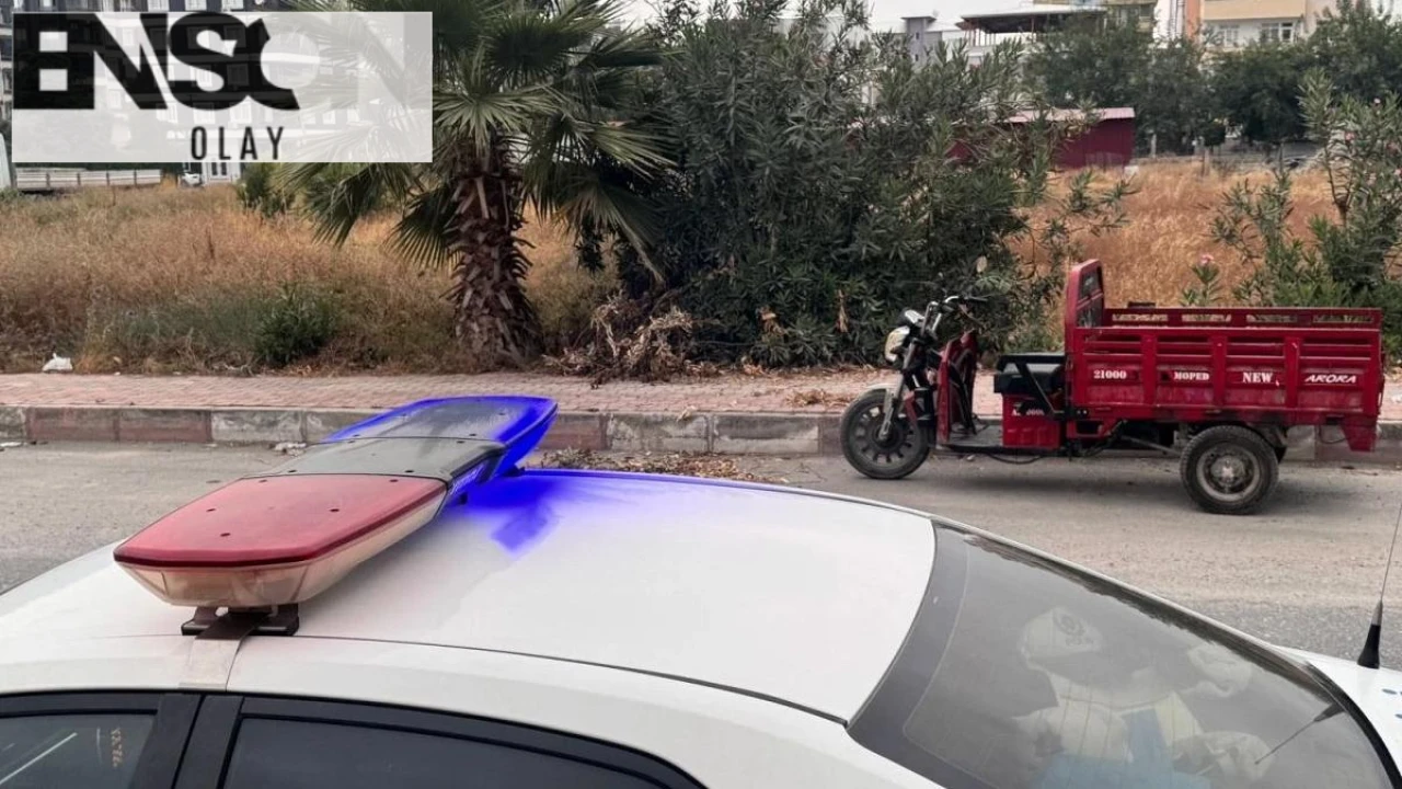 Hatay'da babası tarafından bıçaklanan genç hayatını kaybetti, acı olay kameralara yansıdı.