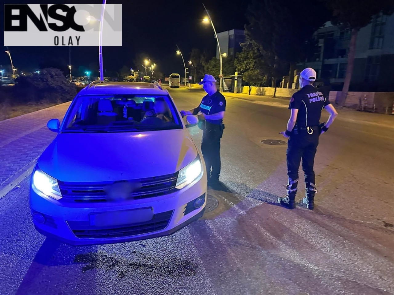 Kemer'de Motosikletli Polislerden Trafik Denetimi: 674 Kişiye Cezai İşlem Uygulandı ve 6 Araç Trafiğe Kapatıldı