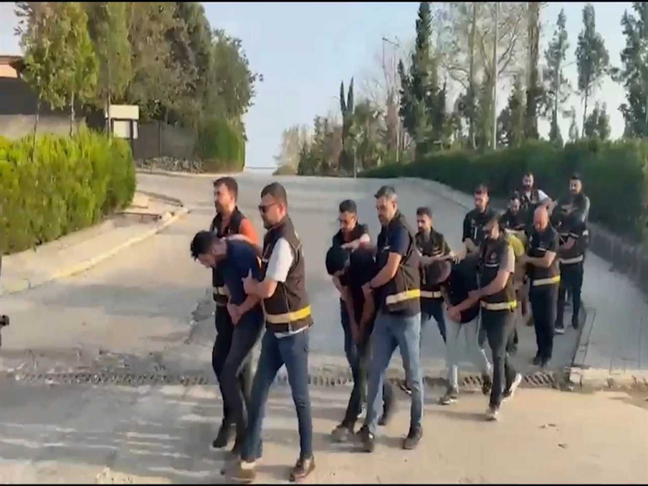 Osmaniye'de Uyuşturucu Operasyonunda 7 Tutuklama Gerçekleşti, 8 Şüpheli Gözaltında!