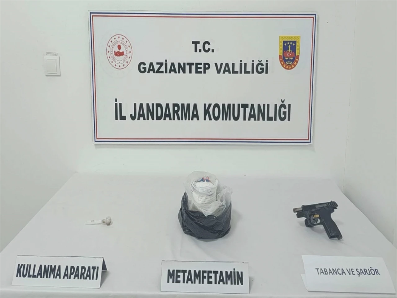 İslahiye'de 806 Gram Metamfetamin Ele Geçirildi, 2 Tutuklama!