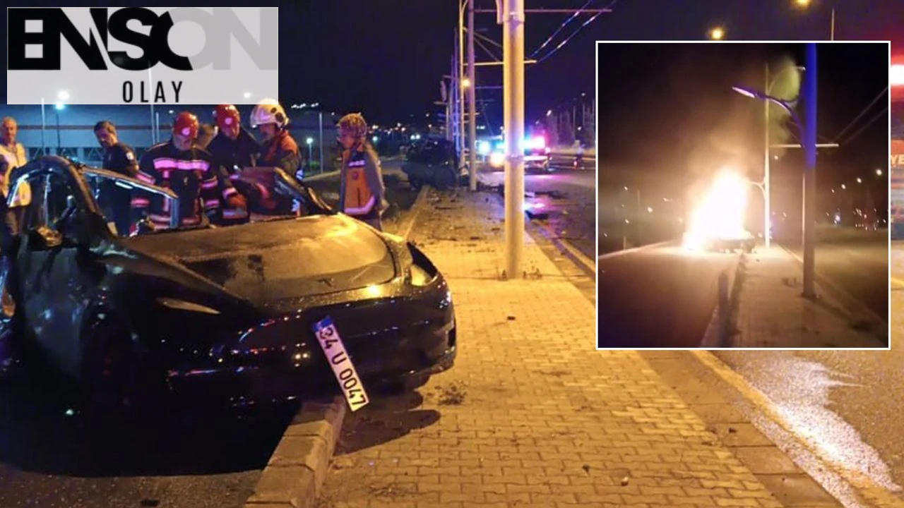 Malatya'da Tesla Otomobil Alev Aldı, İki Kişi Hayatını Kaybetti