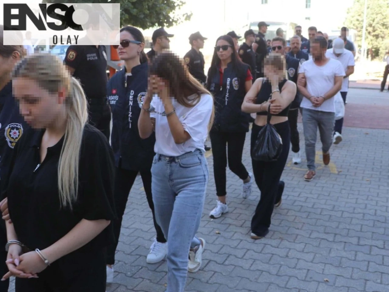 Denizli'de Sahte Eskort İlanlarıyla 35 Kişiyi 12 Milyon Lira Dolandıran Çete Çökertildi