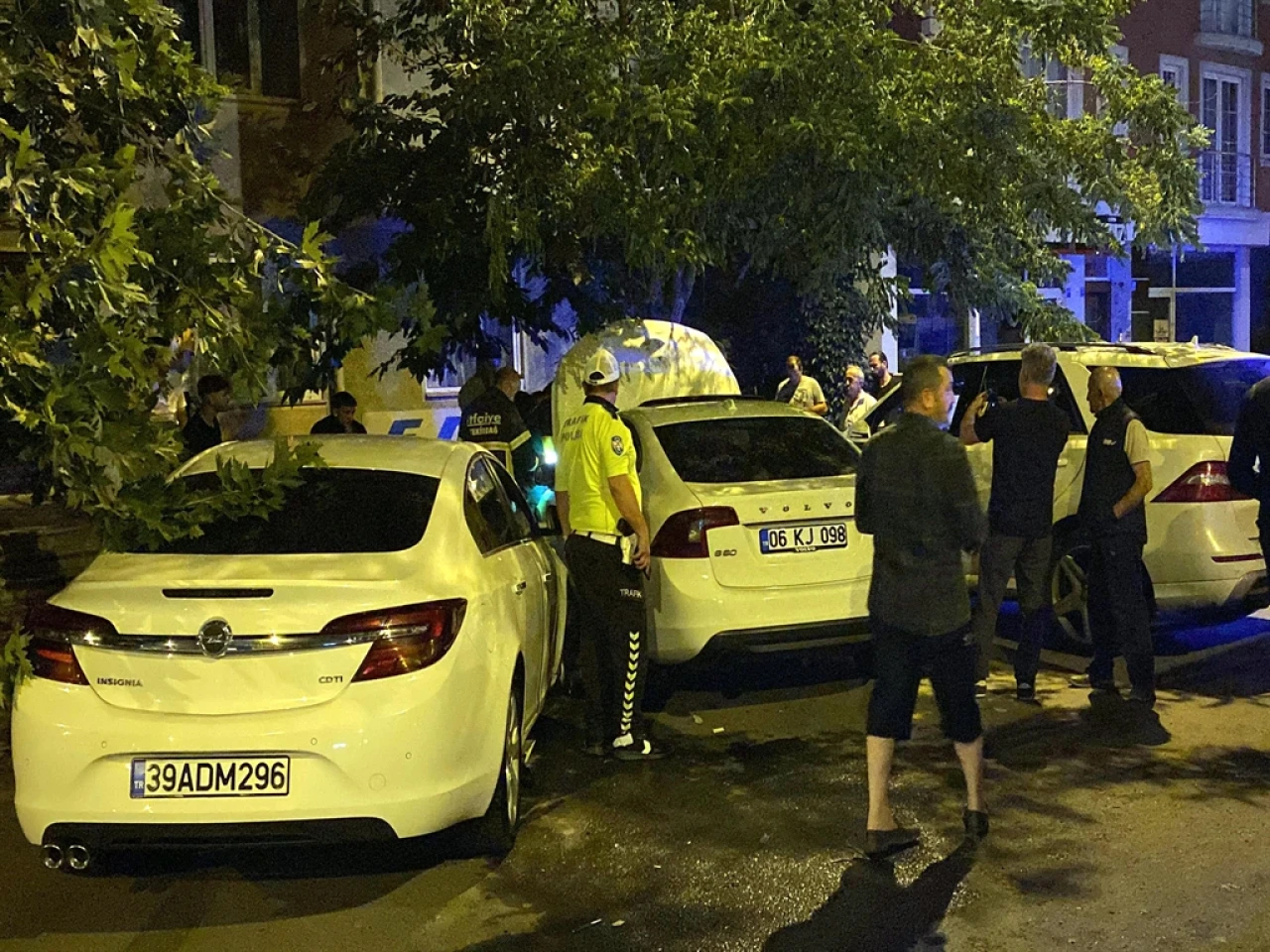 Çorlu'da 3 Araç Karıştı, 1 Kişi Yaralandı - Gece Saatlerinde Meydana Gelen Kazada Hızlı Müdahale Edildi!