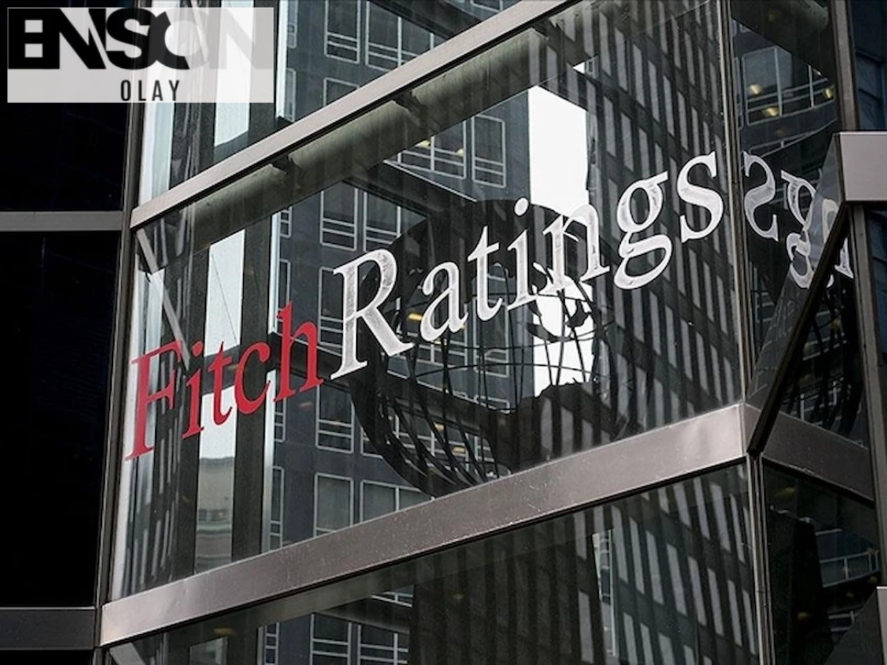 Fitch Ratings Almanya'nın "AAA" kredi notunu teyit etti, hükümet 850 milyar euro ek borçlanma planlıyor.
