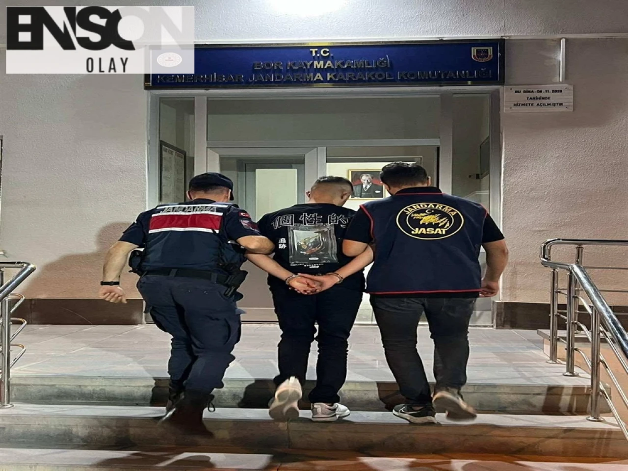 Niğde'de 24 Hırsızlık Suçundan Aranan Hükümlü Yakalandı: 20 Yıl Hapis Cezaevine Teslim Edildi.