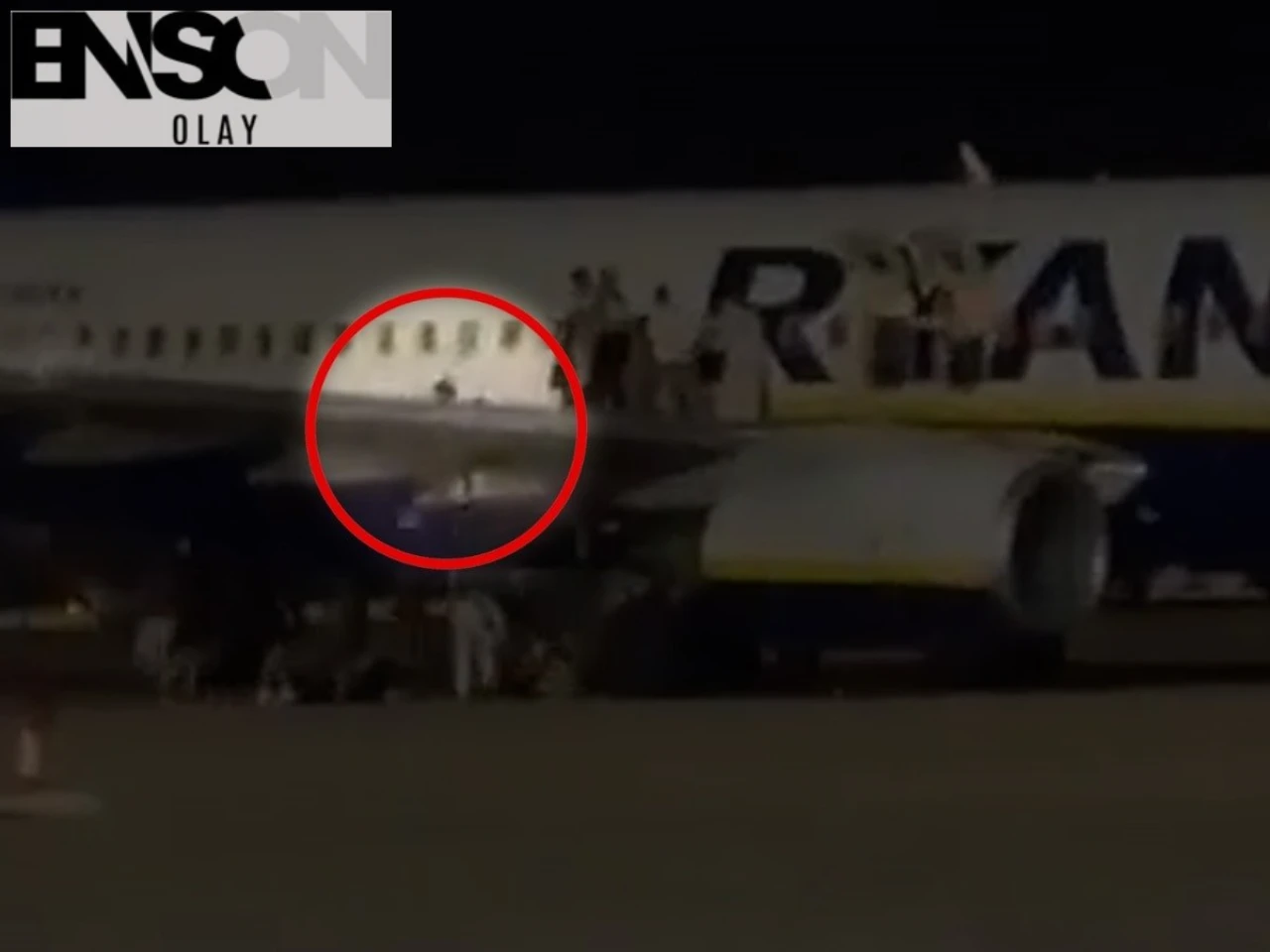 İspanya'da Ryanair Uçağında Yangın Alarmı: Panikle Kaçan Yolcular Kanattan Atladı!