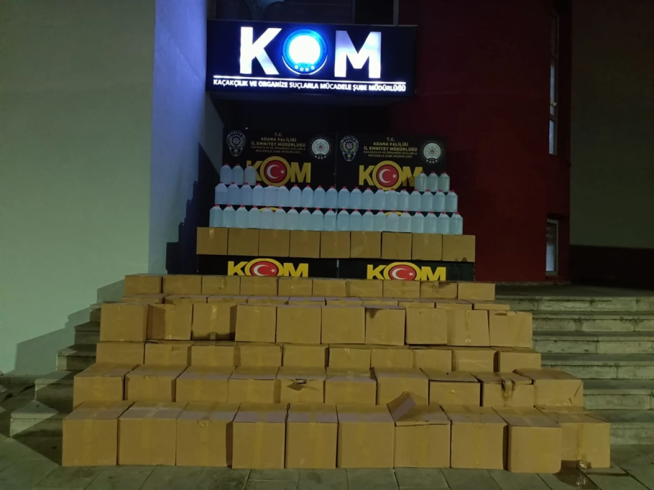 Adana'da 1 Ton 690 Litre Etil Alkol Ele Geçirildi: 1 Şüpheli Gözaltında