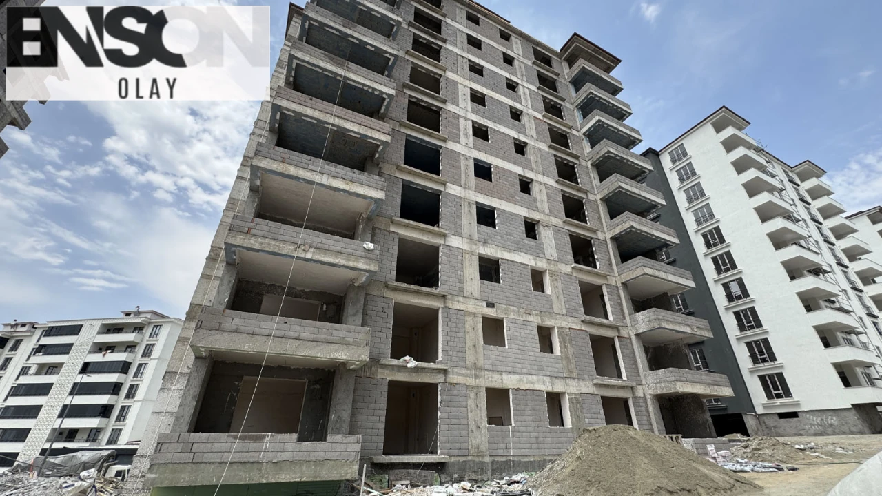 Elazığ'da inşaattan düşen işçi yaşamını yitirdi, soruşturma başlatıldı.
