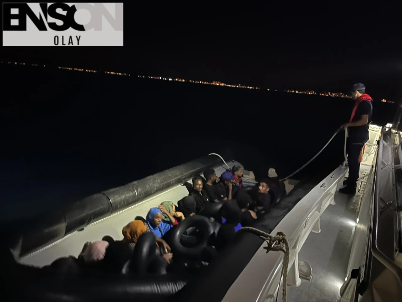 Sahil Güvenlik, Ege Denizi'nde Toplamda 60 Düzensiz Göçmeni Yakaladı ve Gözaltına Aldı.