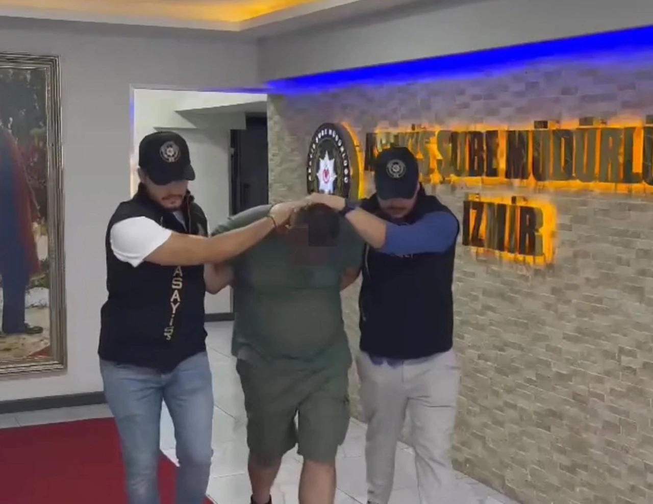 İzmir'de Kötü Koku Şikayetiyle Başlayan Cinayetlerin Şüphelisi Tutuklandı: Son Dakika!
