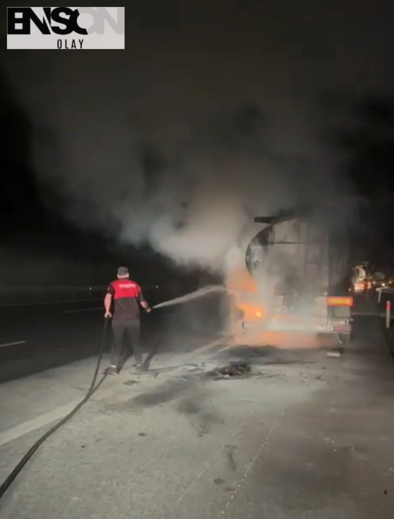 Osmaniye'de Tankerde Çıkan Yangın İtfaiye Tarafından Kontrol Altına Alındı.