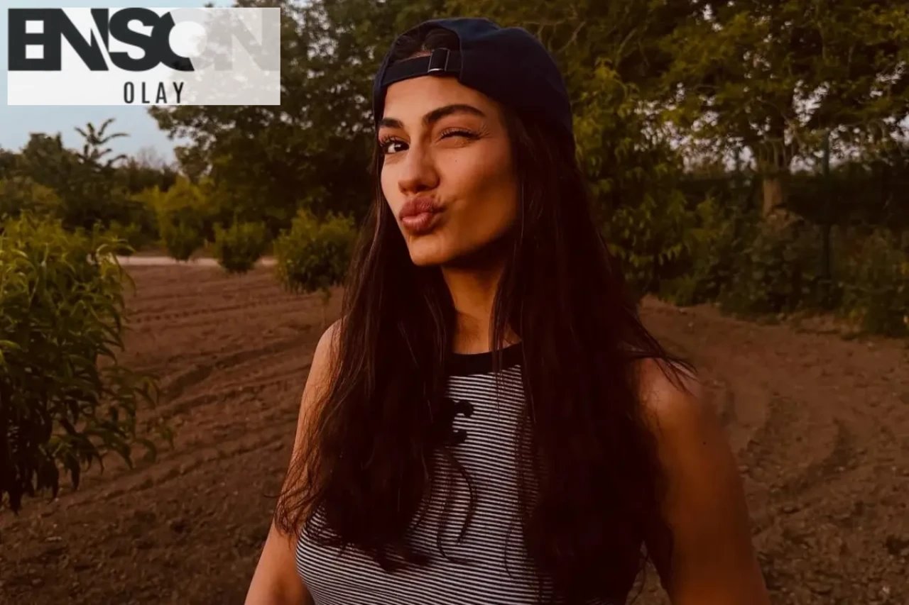 Demet Özdemir'ın Cesur Kıyafeti Sosyal Medyayı Salladı!