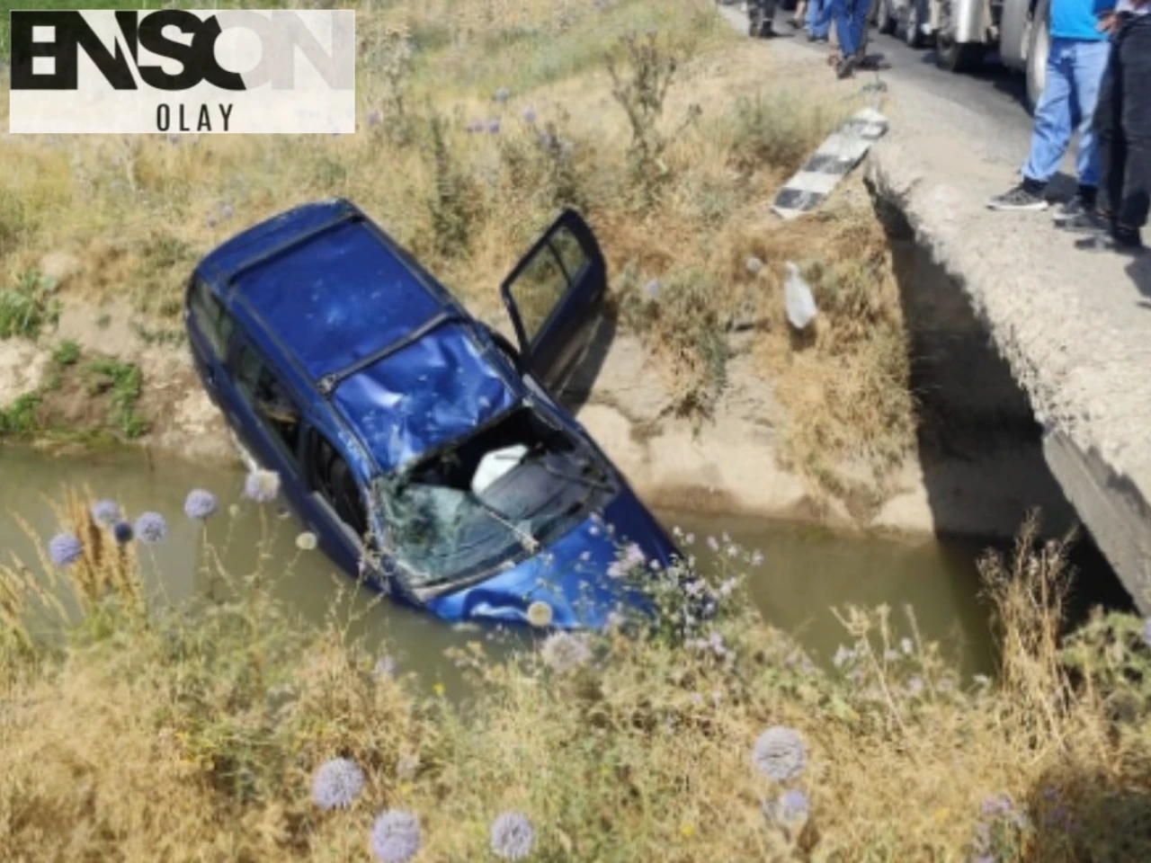 Ahlat'ta otomobil su kanalına devrildi: 1 ölü, 2 yaralı!