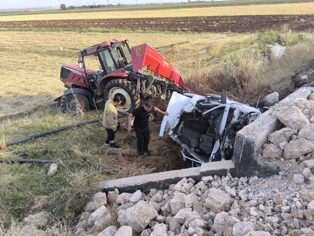 Mardin Kızıltepe'de Otomobil ile Traktör Çarpıştı: 2 Yaralı - İnceleme Başlatıldı