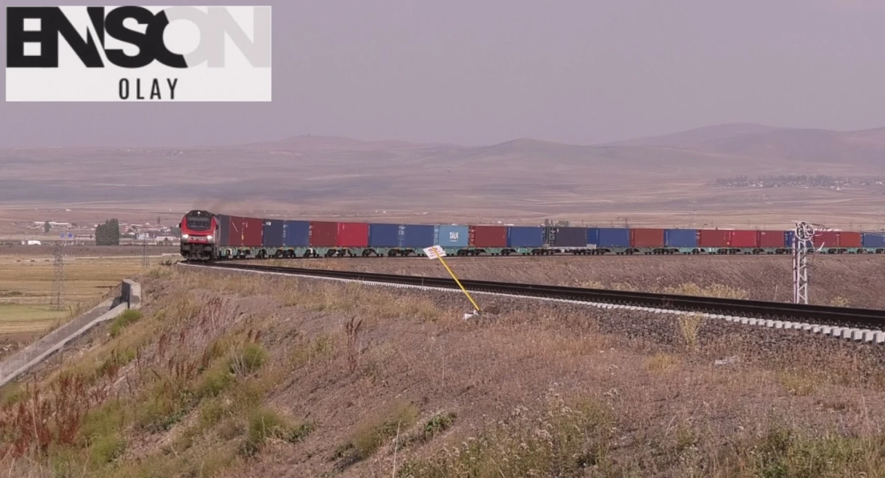"Bakü-Tiflis-Kars Demiryolu Hattıyla Yılın İlk 7 Ayında 250 Bin Ton Yük Taşındı"