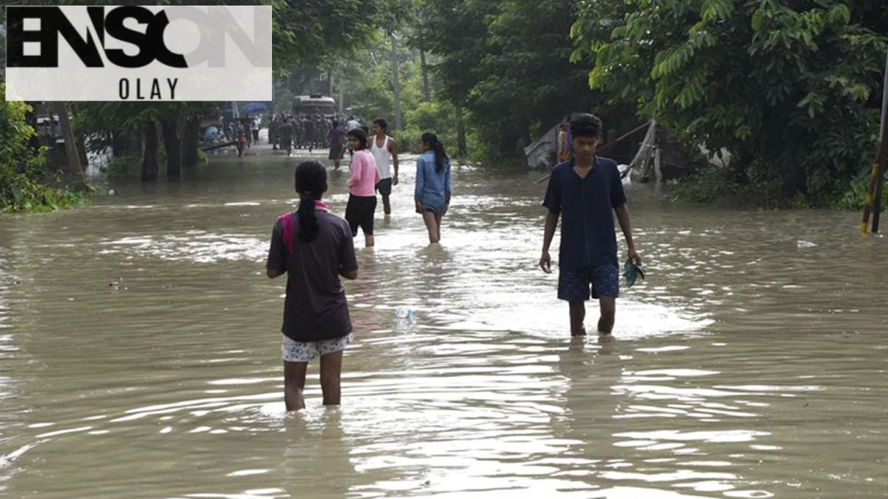 Uttarakhand'ta şiddetli yağışlar sonucu Dharali köyü sular altında! 50'den fazla kişi kayboldu.