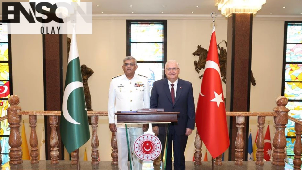 Milli Savunma Bakanı Güler, Pakistan Deniz Kuvvetleri Komutanı'nı Kabul Etti